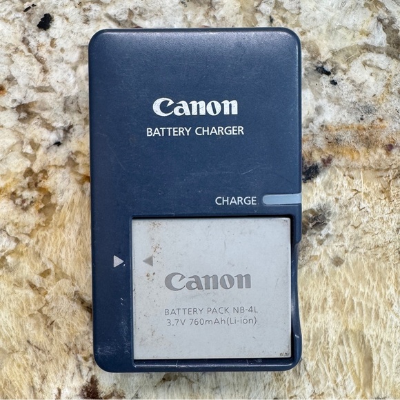 Wall Plug-In Canon Battery Charger and 3.7V Battery Pack NB-4L - Picture 5 of 6